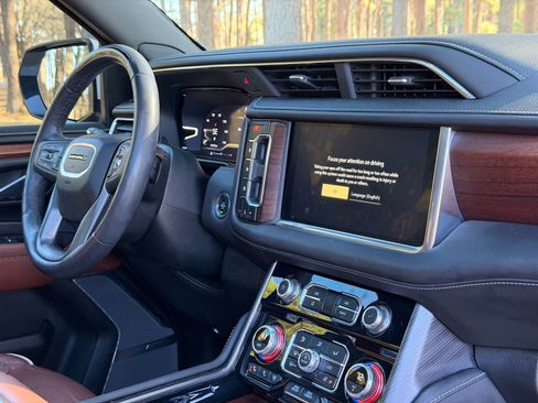 Used 2023 GMC Yukon Denali Ultimate w/ LPO, Floor Liner Package image 21