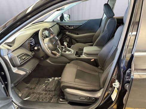Used 2025 Subaru Outback Premium w/ Popular Package #1A AWD/4WD image 26