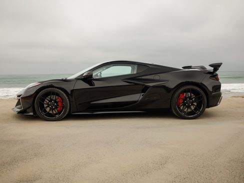 Used 2026 Chevrolet Corvette Z06 RWD image 9
