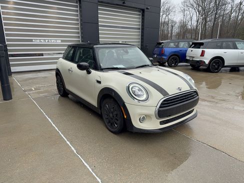 Used 2021 MINI Cooper 2-Door Hardtop w/ Premium Package image 2