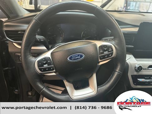 Used 2024 Ford Explorer XLT w/ Equipment Group 202A RWD image 16