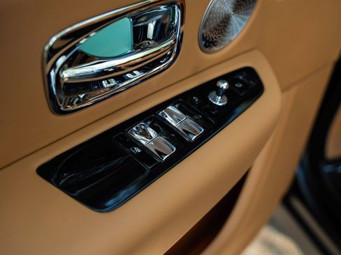 Used 2023 Rolls-Royce Cullinan Black Badge w/ Leather Finishing Pack image 17