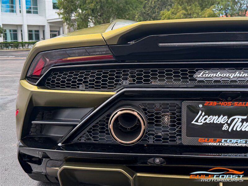 Used 2022 Lamborghini Huracan EVO RWD image 44