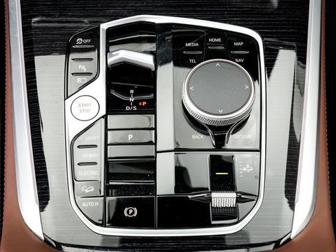 Used 2025 BMW X5 xDrive50e w/ M Sport Package image 16