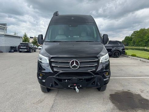 Used 2022 Mercedes-Benz Sprinter 3500 image 2