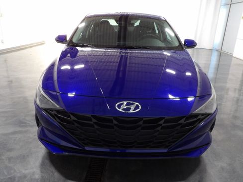 Used 2023 Hyundai Elantra SEL FWD image 2