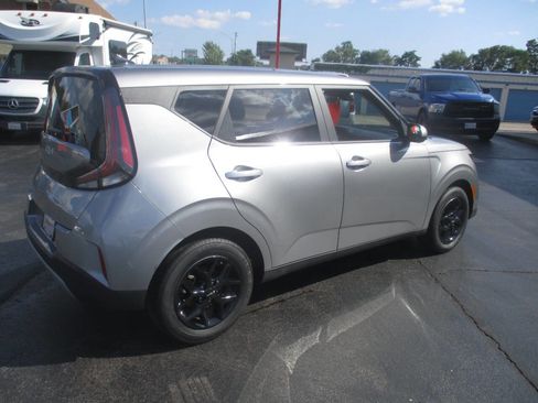 Used 2024 Kia Soul LX w/ Option Group 015 image 10