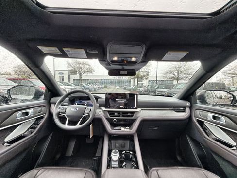 New 2026 Ford Explorer Platinum image 41