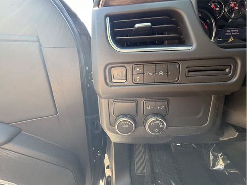Used 2023 Chevrolet Suburban LS RWD image 21