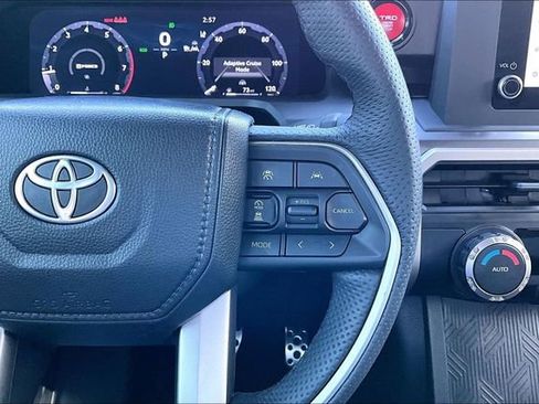 Used 2025 Toyota Tacoma TRD Sport AWD/4WD image 12