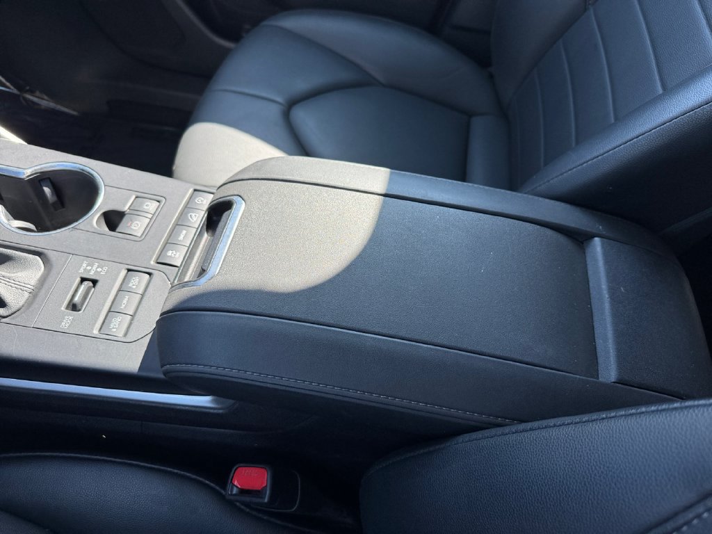Certified 2021 Toyota Highlander XLE AWD/4WD image 27