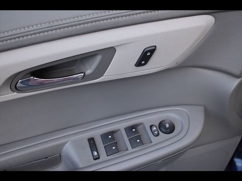 Used 2017 Chevrolet Traverse LT w/ Style and Technology Package image 18