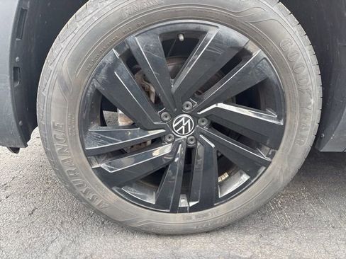 Used 2023 Volkswagen Atlas Cross Sport SE w/ Panoramic Sunroof Package image 16