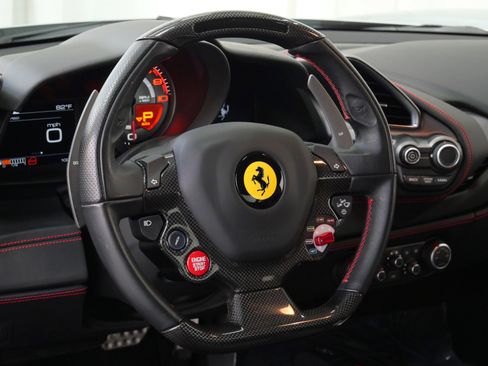 Used 2018 Ferrari 488 GTB RWD image 15