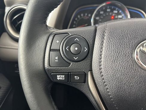 Used 2015 Toyota RAV4 Limited image 15