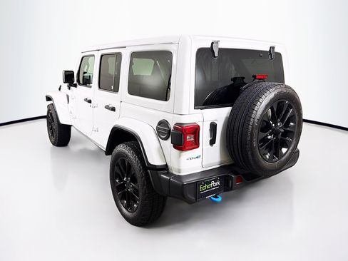 Used 2024 Jeep Wrangler Unlimited Sahara AWD/4WD image 5