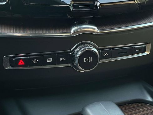 Used 2023 Volvo XC60 B5 Plus w/ Climate Package image 19