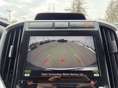 Used 2022 Subaru Ascent Premium w/ Convenience Package image 19