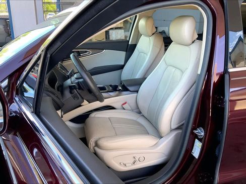 Used 2020 Lincoln Nautilus Reserve w/ Equipment Group 201A AWD/4WD image 8