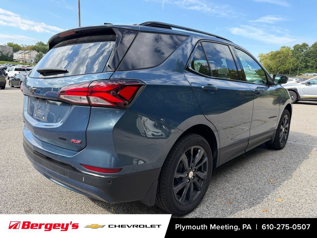 Used 2024 Chevrolet Equinox RS w/ LPO, Cargo Package AWD/4WD image 2