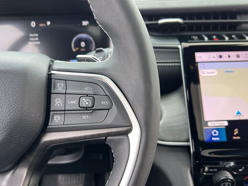 Used 2024 Jeep Grand Cherokee Limited w/ Luxury Tech Group II image 35