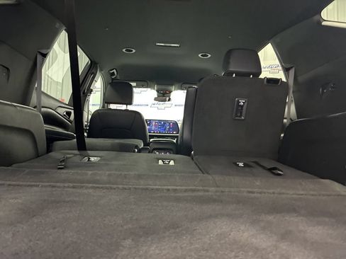 Used 2026 Chevrolet Traverse LT AWD/4WD image 49