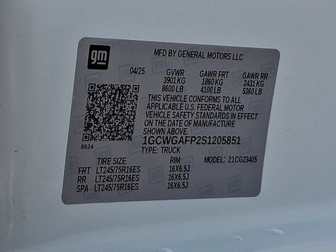 Used 2025 Chevrolet Express 2500 w/ Driver Convenience Package RWD image 31