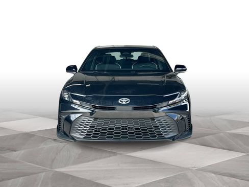 Used 2025 Toyota Camry SE FWD image 3