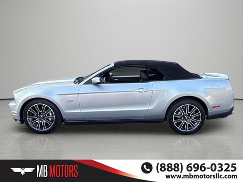 Used 2010 Ford Mustang GT Premium RWD image 2