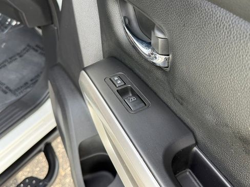 Used 2022 Nissan Titan SV AWD/4WD image 24