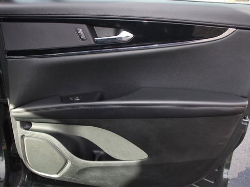 Certified 2023 Lincoln Nautilus FWD w/ Premium Package image 22