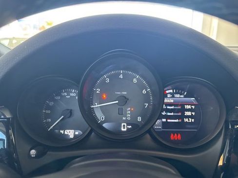 Used 2022 Porsche Macan image 13