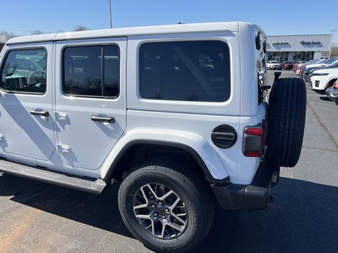 New 2026 Jeep Wrangler Sahara AWD/4WD image 10