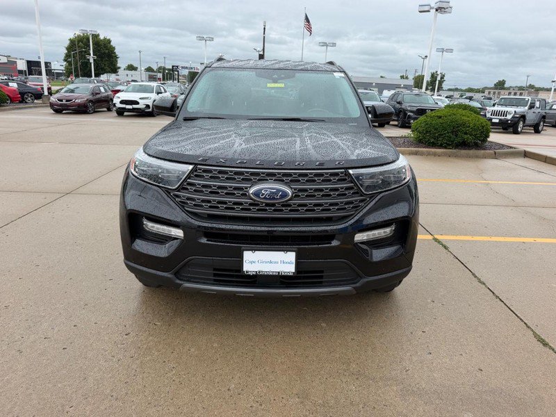 Used 2022 Ford Explorer XLT w/ Equipment Group 202A AWD/4WD image 8