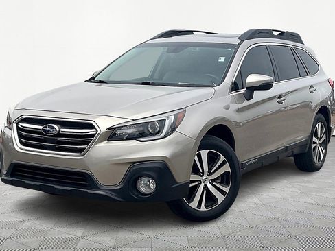 Used 2018 Subaru Outback 2.5i Limited image 2