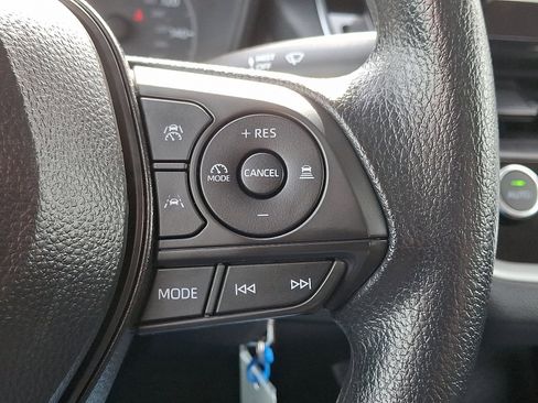 Used 2025 Toyota Corolla LE FWD image 23