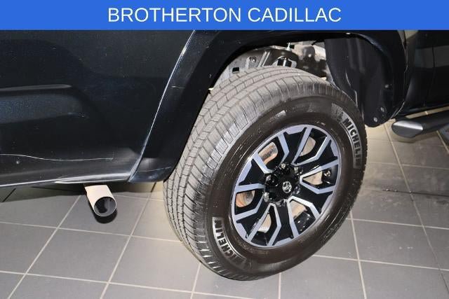 Used 2021 Toyota Tacoma TRD Sport w/ TRD Premium Sport Package AWD/4WD image 15