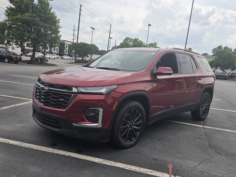 Used 2023 Chevrolet Traverse RS FWD image 1