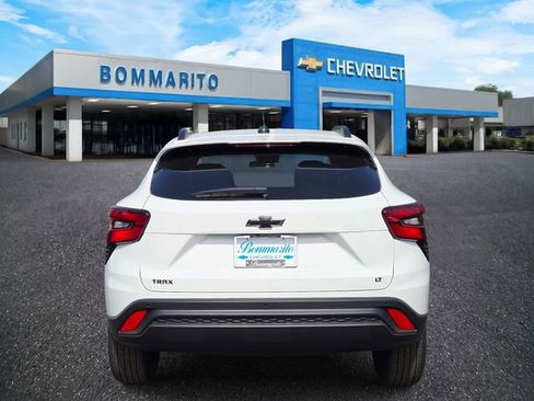 New 2026 Chevrolet Trax LT w/ Driver Confidence Package FWD image 4