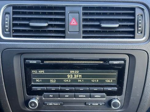 Used 2013 Volkswagen Jetta SE image 14