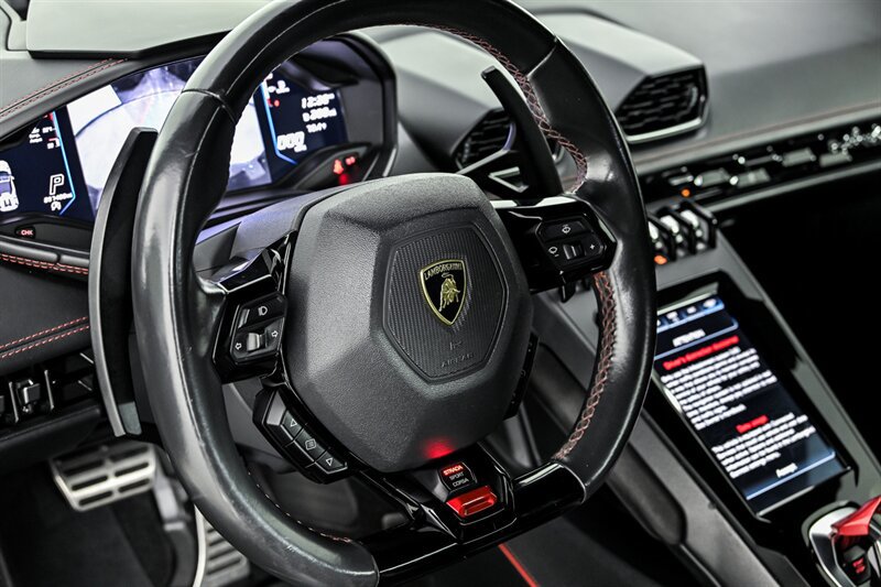 Used 2020 Lamborghini Huracan EVO RWD image 18