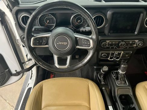 Used 2019 Jeep Wrangler Unlimited Sahara AWD/4WD image 20