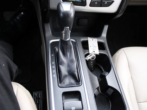 Used 2017 Ford Escape Titanium image 24