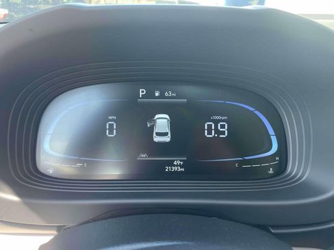 Used 2024 Hyundai Venue SEL FWD image 24