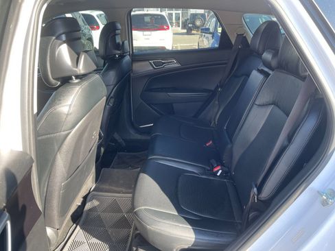 Used 2023 Kia Sportage EX image 14