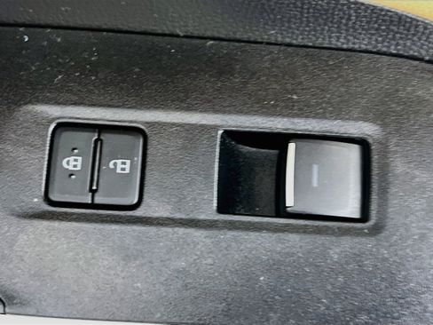 Used 2025 Toyota RAV4 XLE Premium FWD image 31