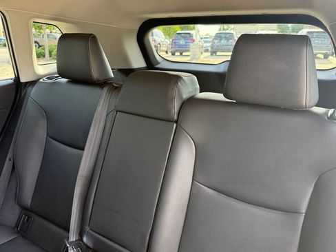 Used 2023 Toyota Corolla Cross XLE FWD image 27