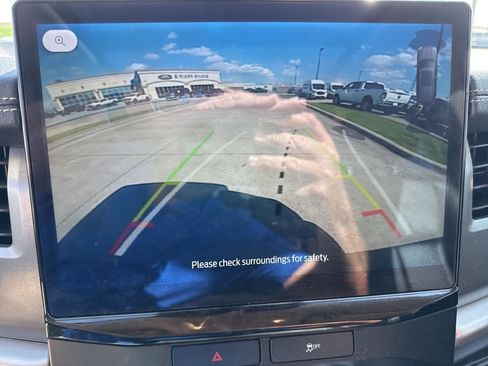 Used 2023 Ford Expedition XLT image 26