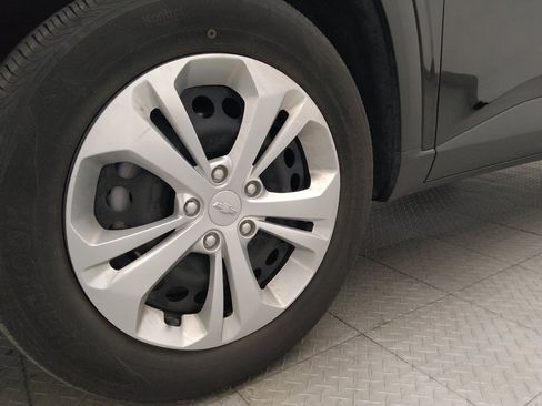 Used 2025 Chevrolet Trax LS FWD image 31