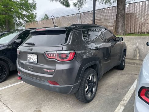 Used 2018 Jeep Compass Trailhawk w/ Leather Interior Group AWD/4WD image 5